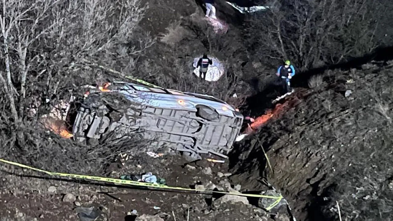 Malatya'da kaza! İşçi servisi devrildi, ölü ve yaralılar var