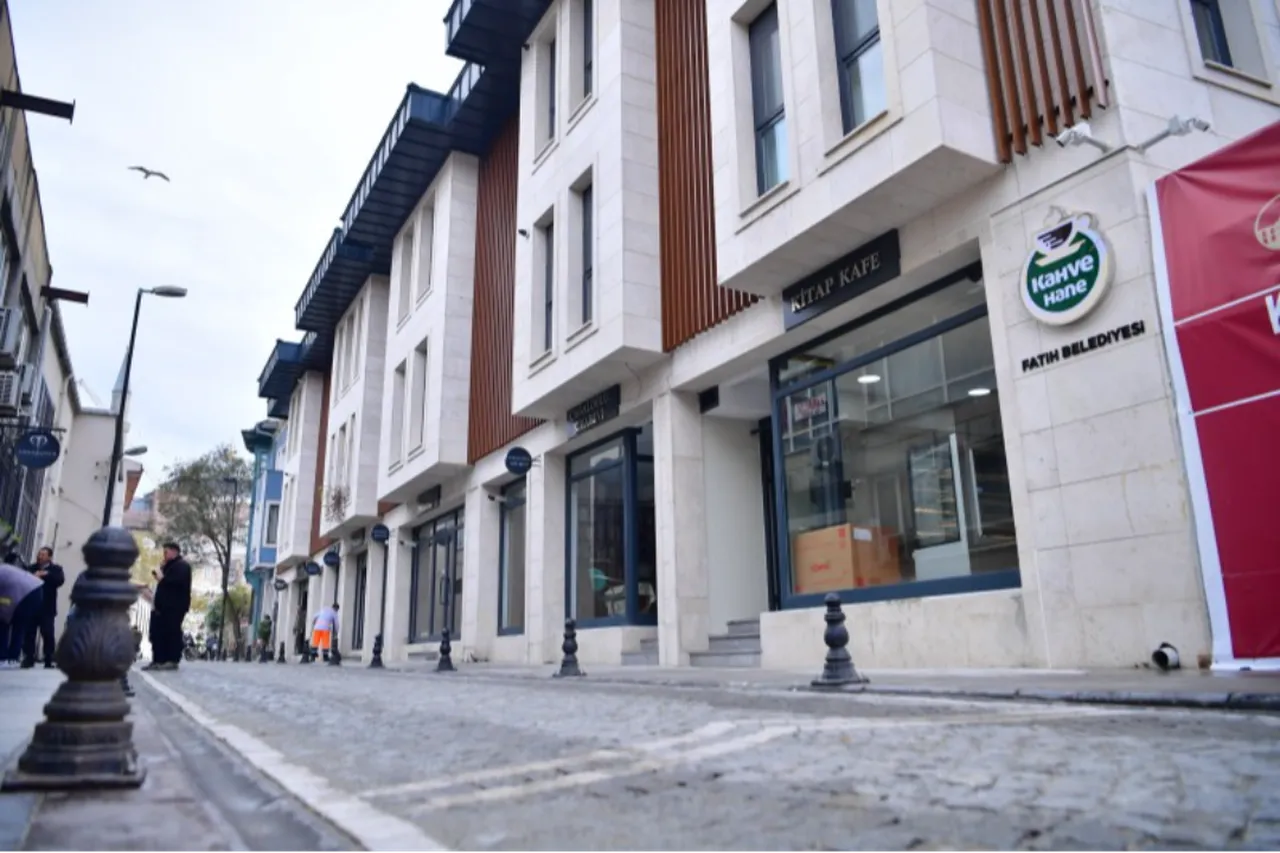 Yerliye niyet turiste kısmet! Cağaloğlu kitapçılar sokağı kitapseverleri bekliyor