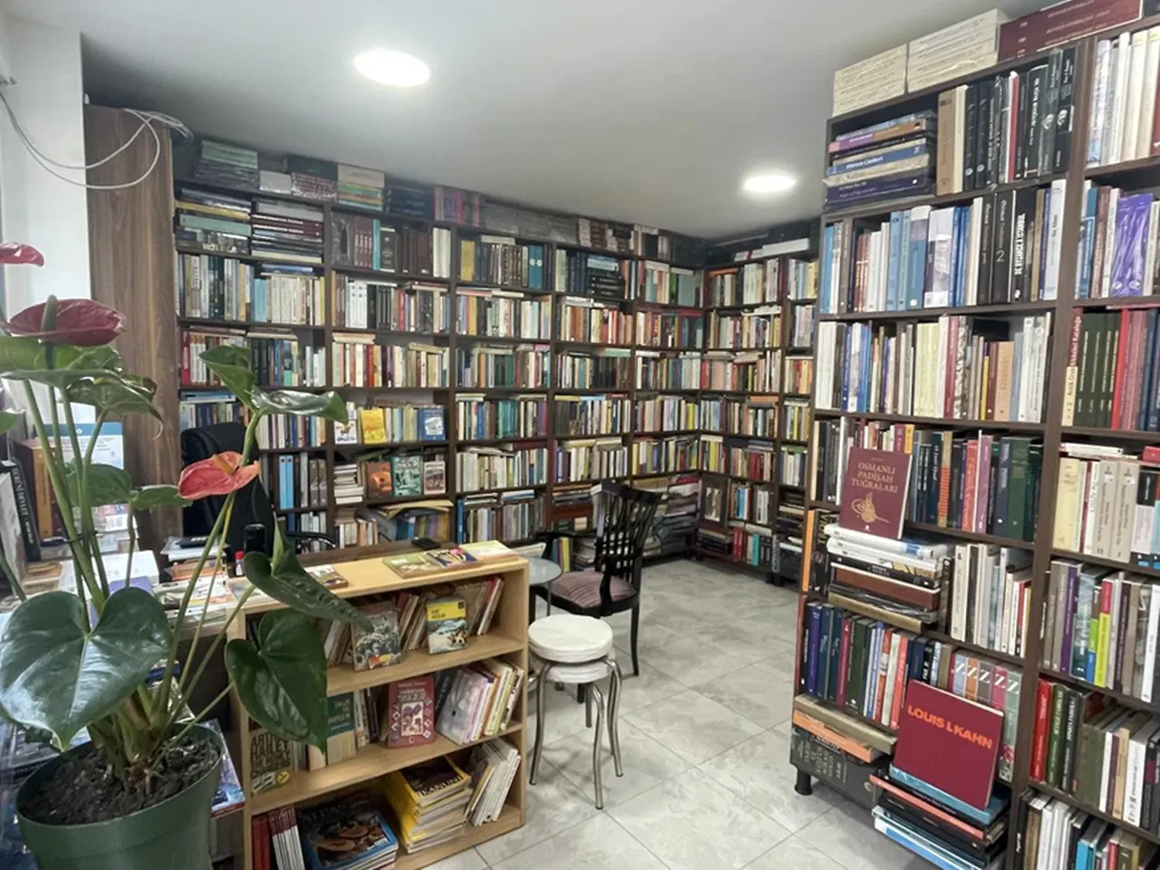 Yerliye niyet turiste kısmet! Cağaloğlu kitapçılar sokağı kitapseverleri bekliyor