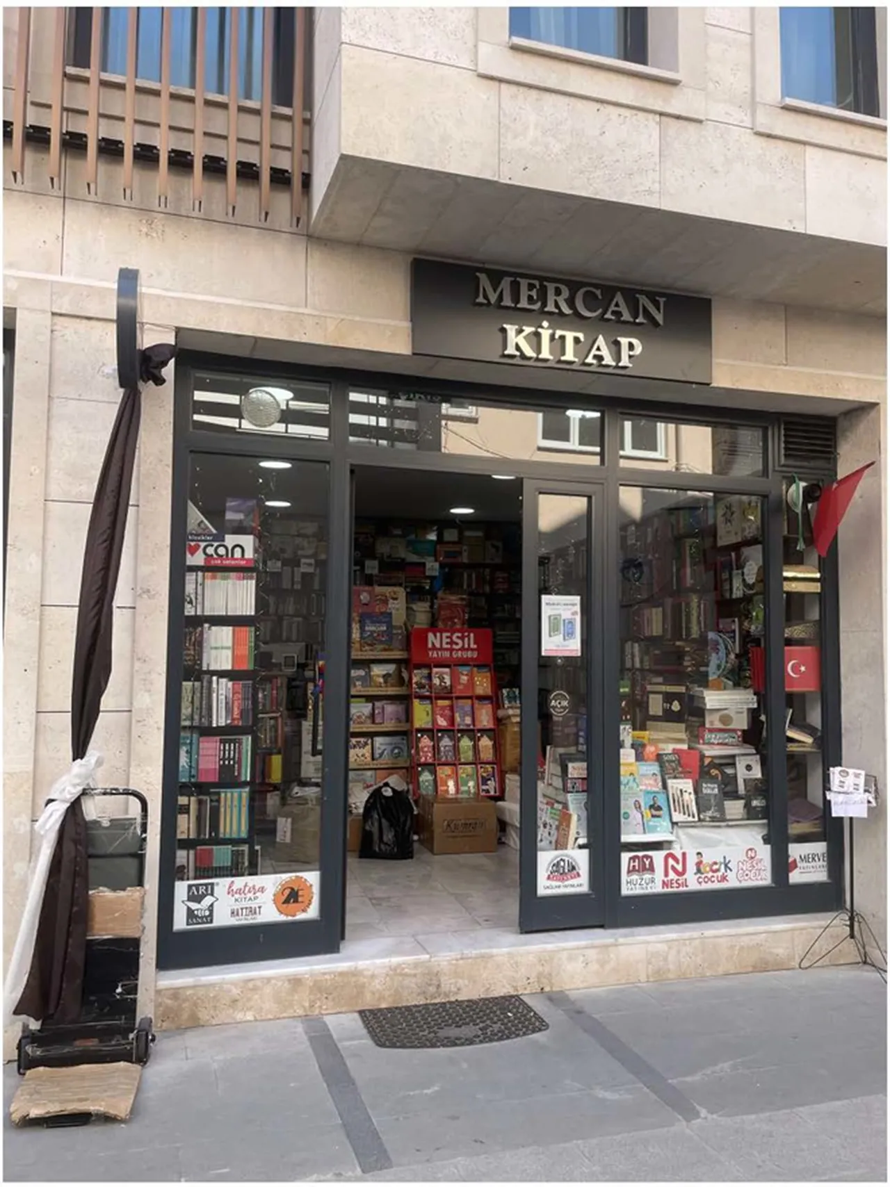 Yerliye niyet turiste kısmet! Cağaloğlu kitapçılar sokağı kitapseverleri bekliyor