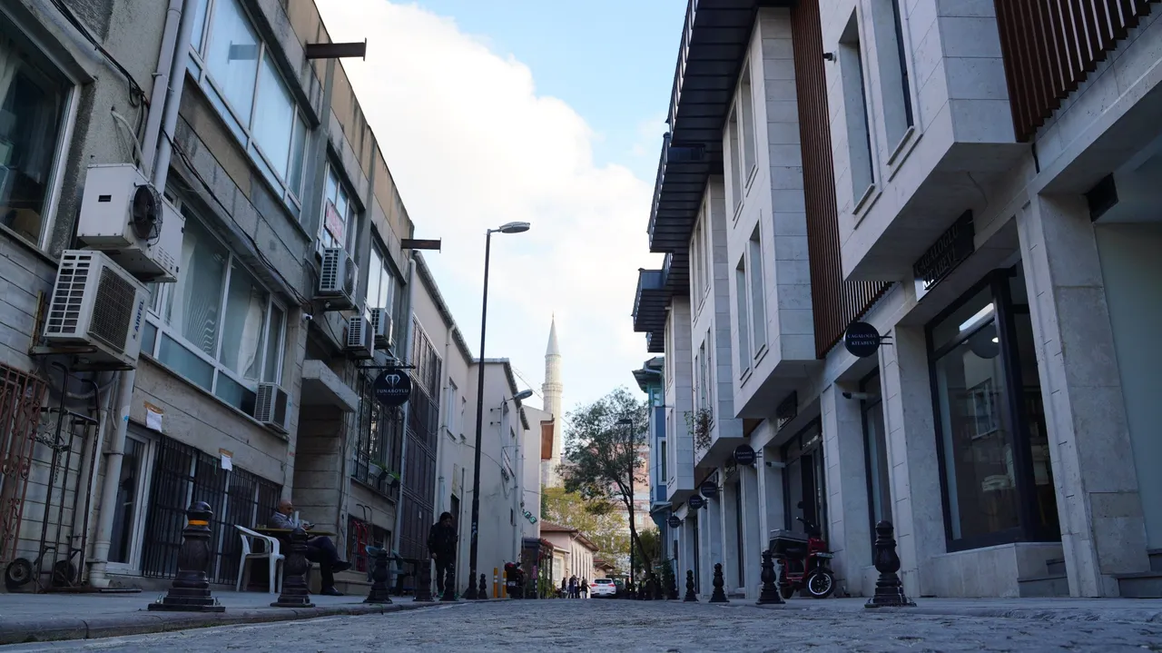 Yerliye niyet turiste kısmet! Cağaloğlu kitapçılar sokağı kitapseverleri bekliyor