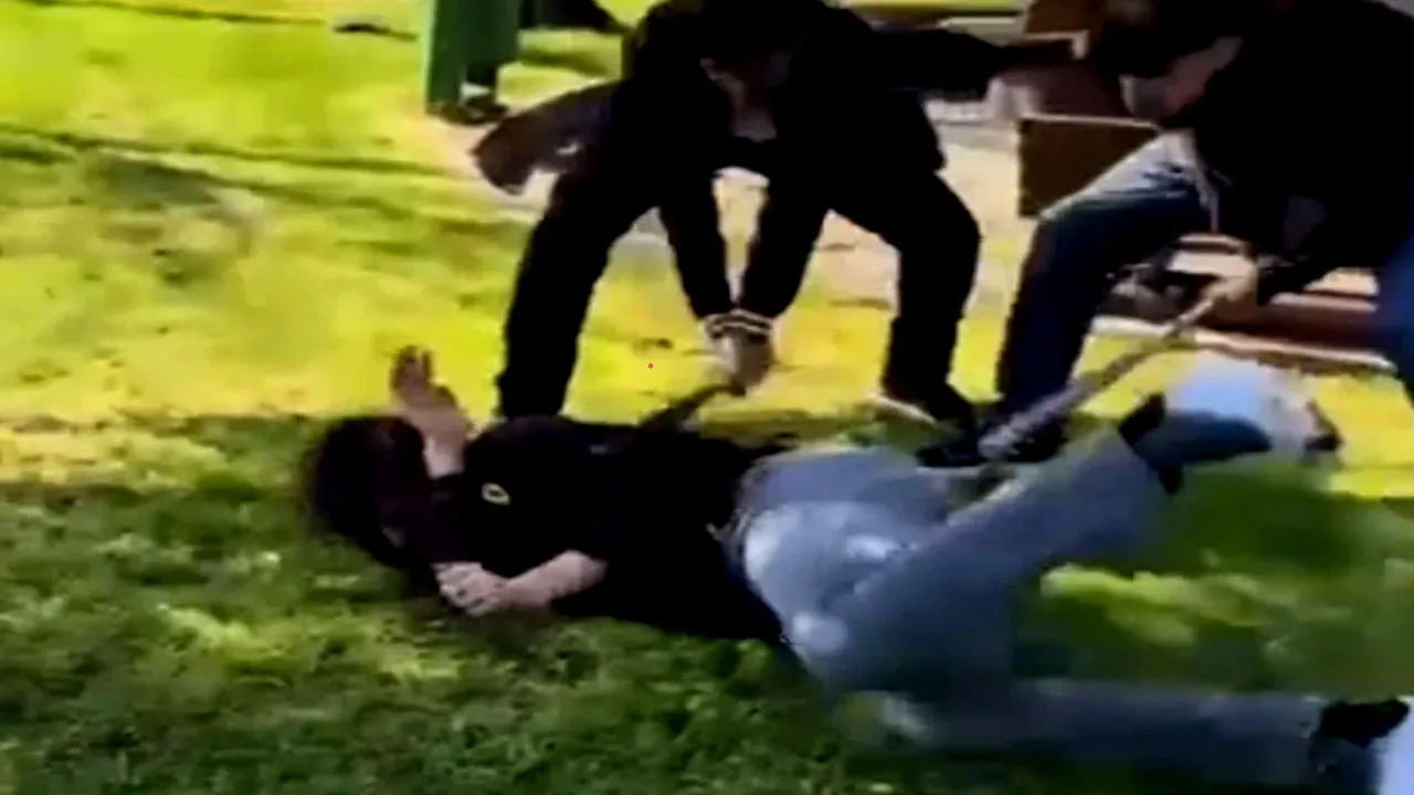 16 yaşındaki çocuğu dövüp videoya çekmişlerdi! ‘Kasten öldürmeye teşebbüs’ten tutuklandılar