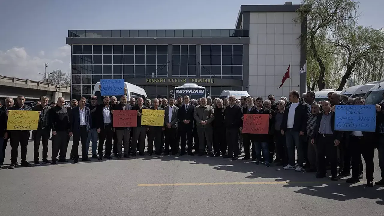 Akaryakıt fiyatları artınca zam istediler! Özel halk otobüsleri kontak kapatmaya hazırlanıyor