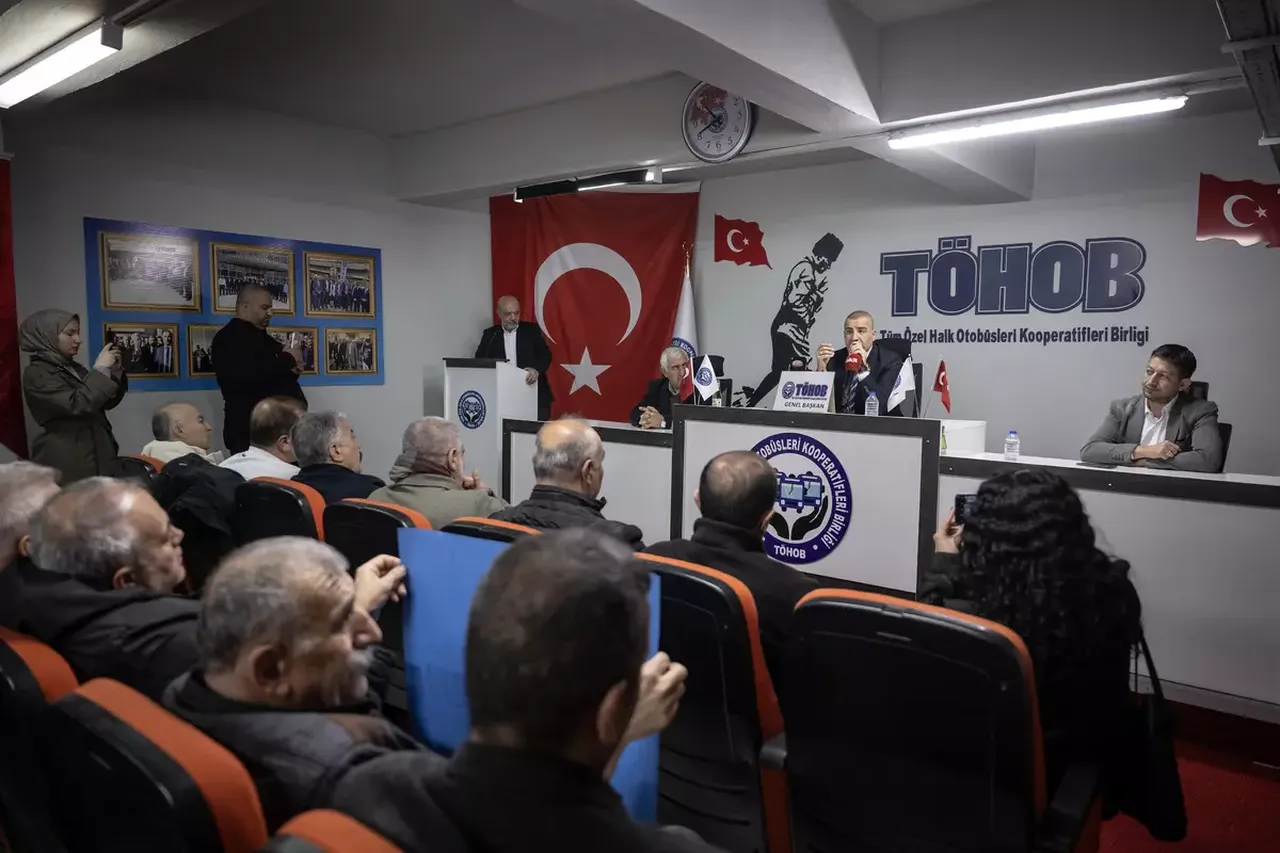 Akaryakıt fiyatları artınca zam istediler! Özel halk otobüsleri kontak kapatmaya hazırlanıyor