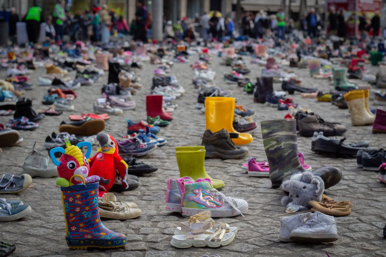 Amsterdam’da sessiz Gazze çığlığı! Katledilen Filistinli çocuk ve gazeteciler anıldı