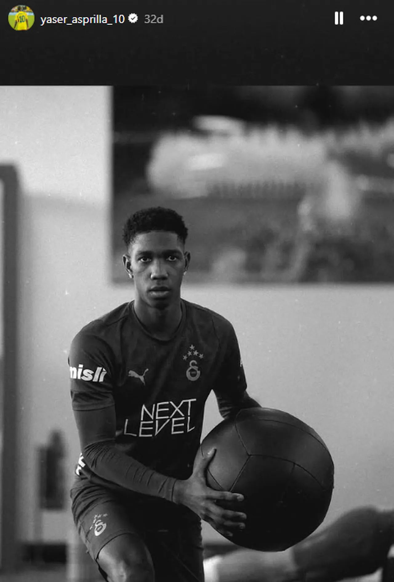 Asprilla'nın fotoğrafı gündem oldu! Tepki gördü, silmek zorunda kaldı