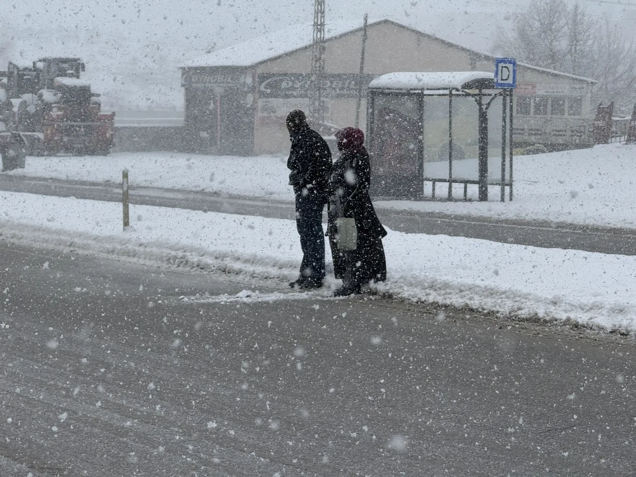 Bahar kapıda derken kar geri geldi! Nisan ortasında şaşırtan manzara, 10 il bembeyaz