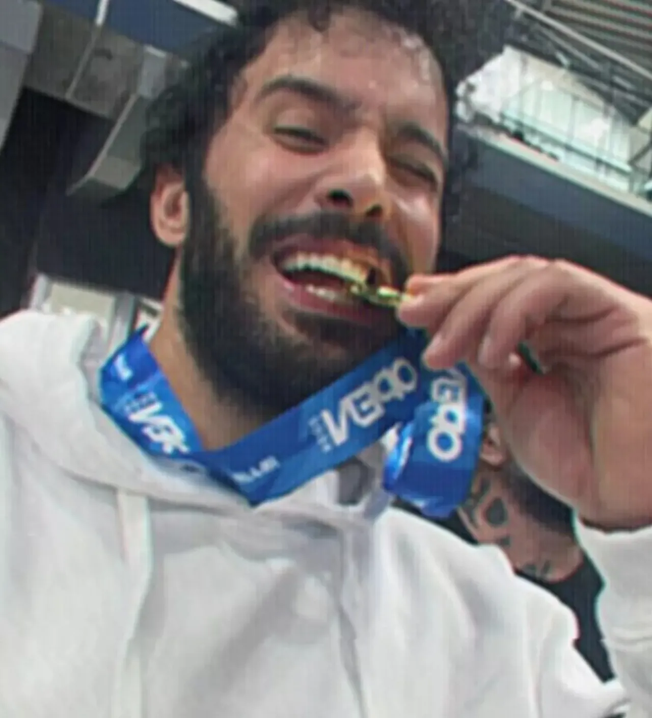 Barış Arduç'tan şaşırtan paylaşım! Şampiyonadan altın madalyayla döndü