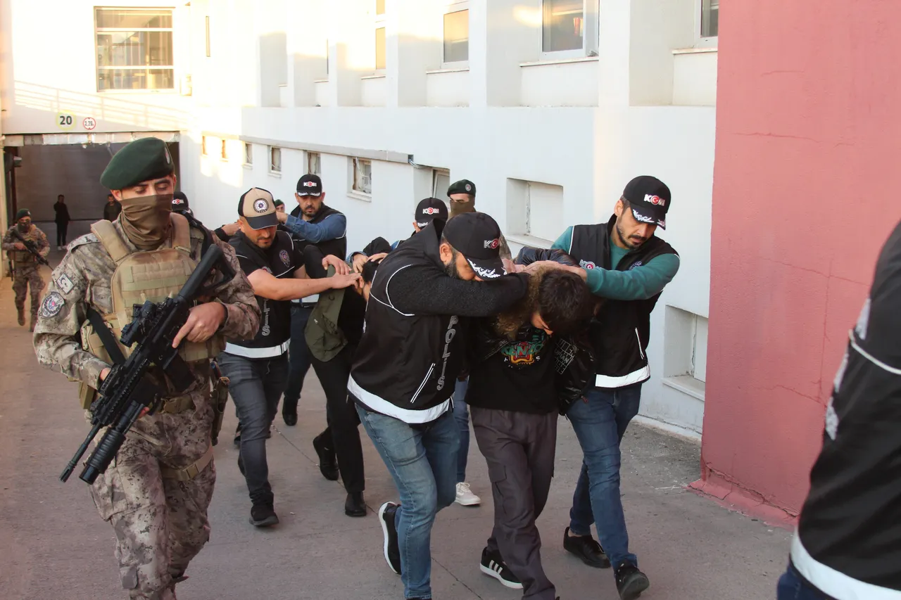 Geçtiğimiz Aralık ayında düzenlenen operasyonda da firar etme hazırlığındaki çok sayıda çete üyesi yakalanmıştı