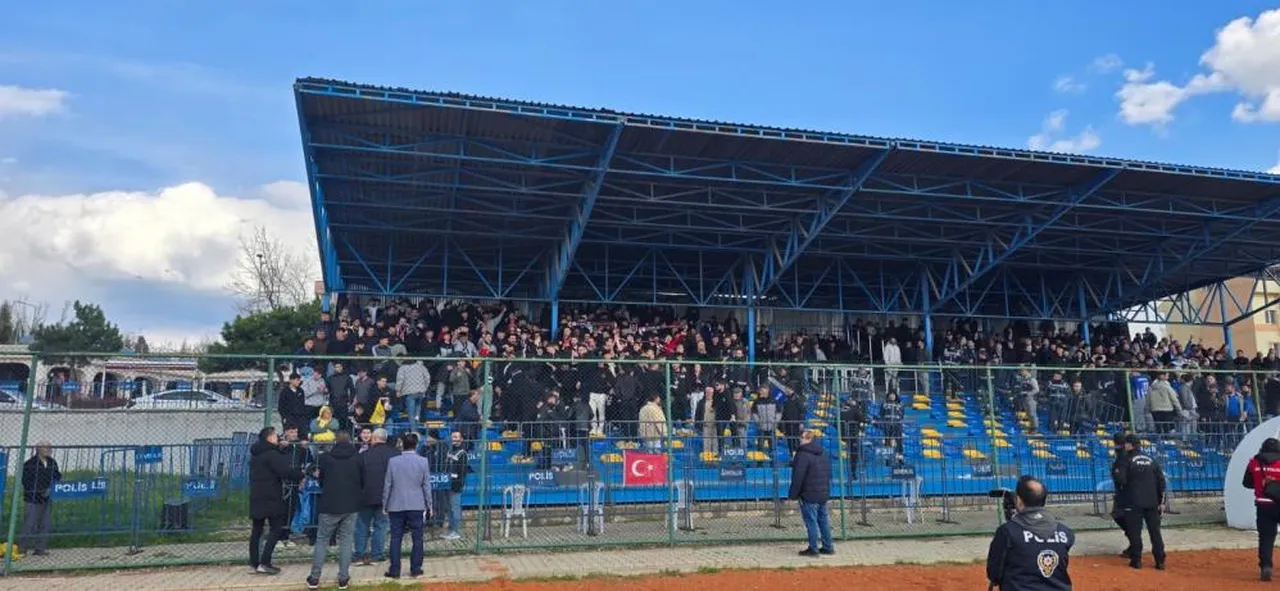 1969 Bilecikspor Kulübü Başkanı Mehmet Ergün maça gelmedi. Şeref tribünde 1969 Bilecikspor'u temsilen kimsenin olmaması dikkat çekti.