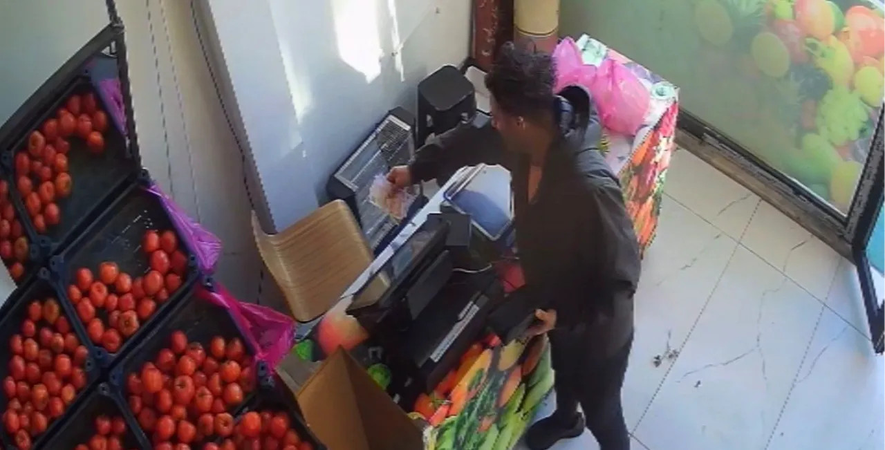 Esnafın takdirini toplayan hareket! Aldığı ürünlerin parasını hesaplayıp kasaya bıraktı