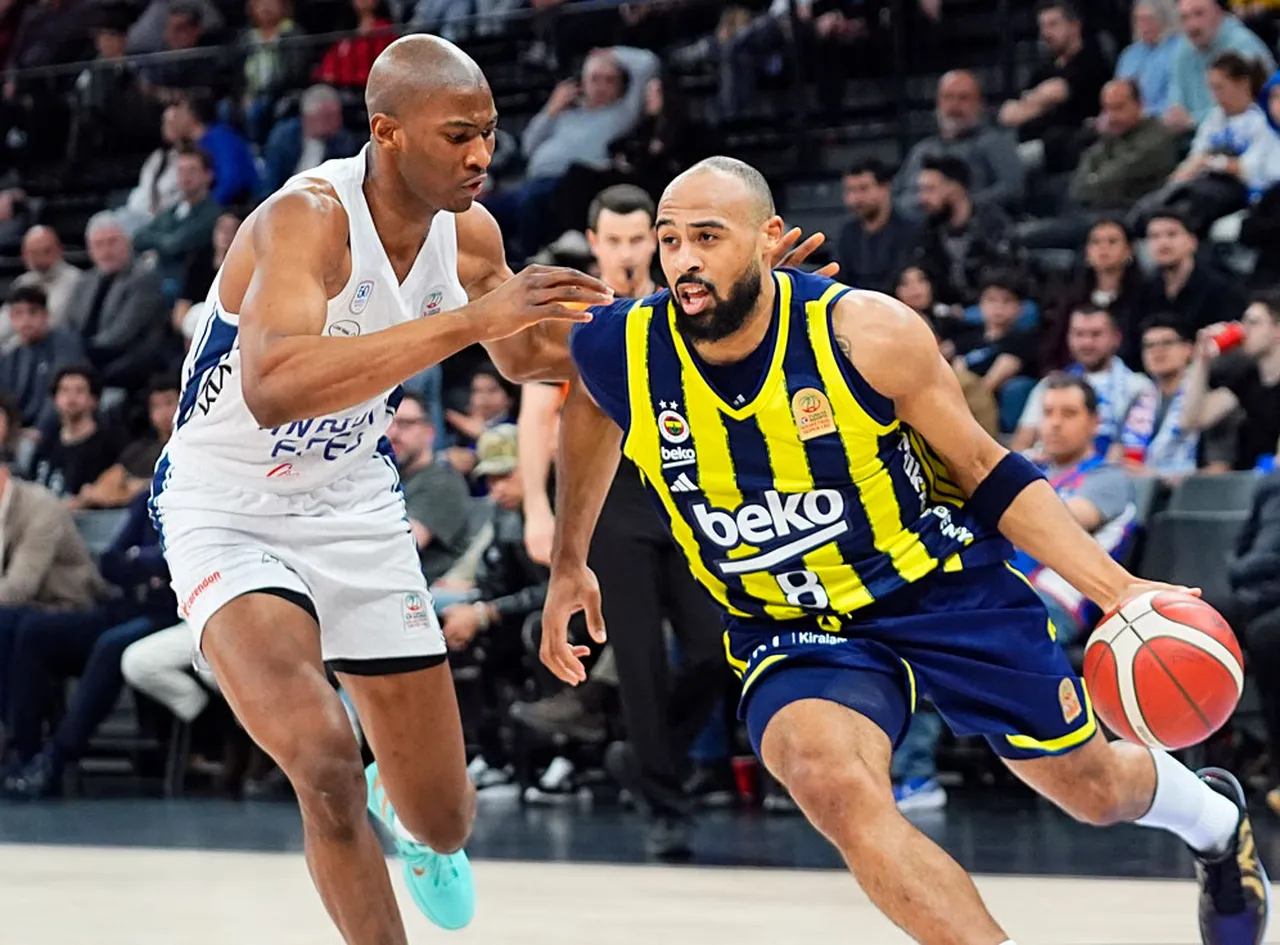 Anadolu Efes - Fenerbahçe Beko