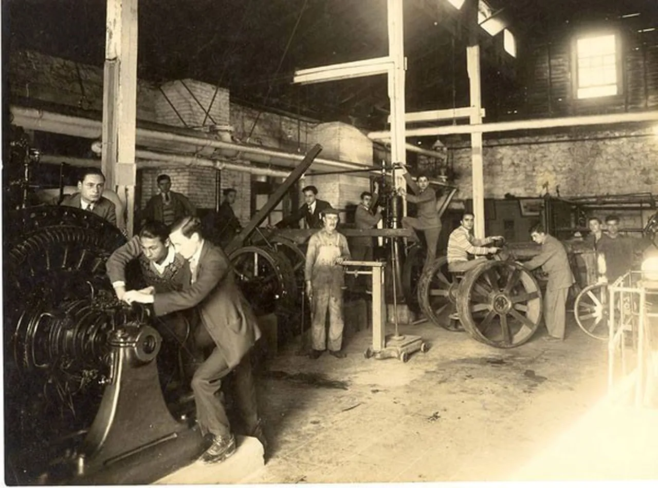 1920 – Robert Kolej