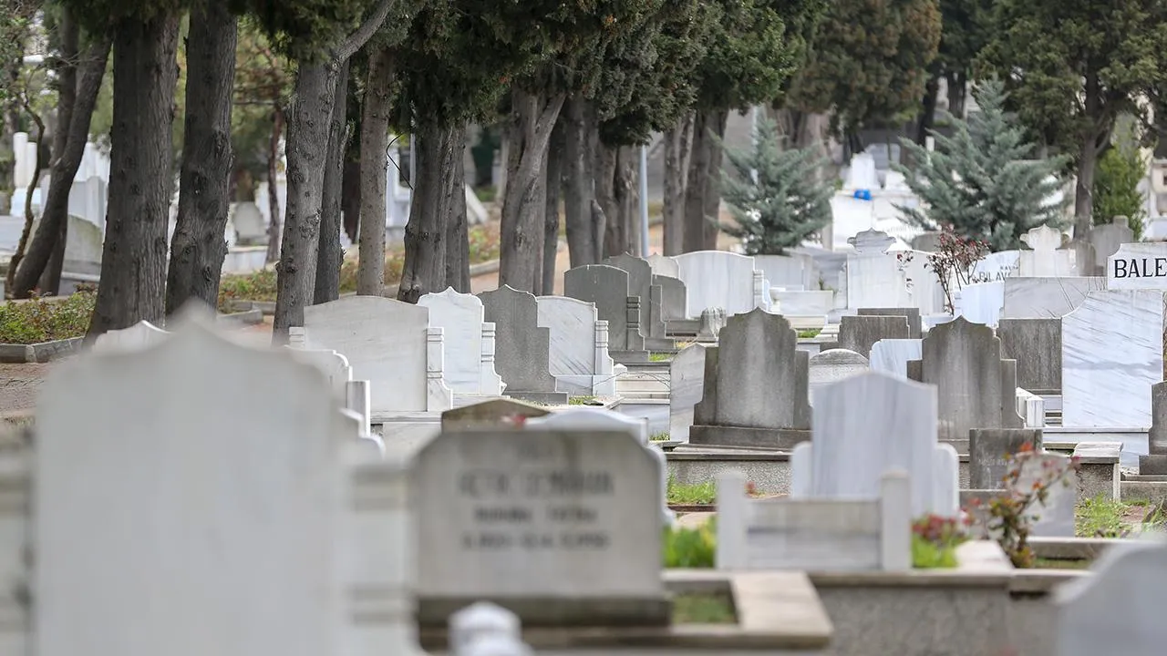 İstanbul’da mezarlıklarda 7/24 kamera dönemi başlıyor! 60 gün İçinde 39 ilçede faaliyete geçecek