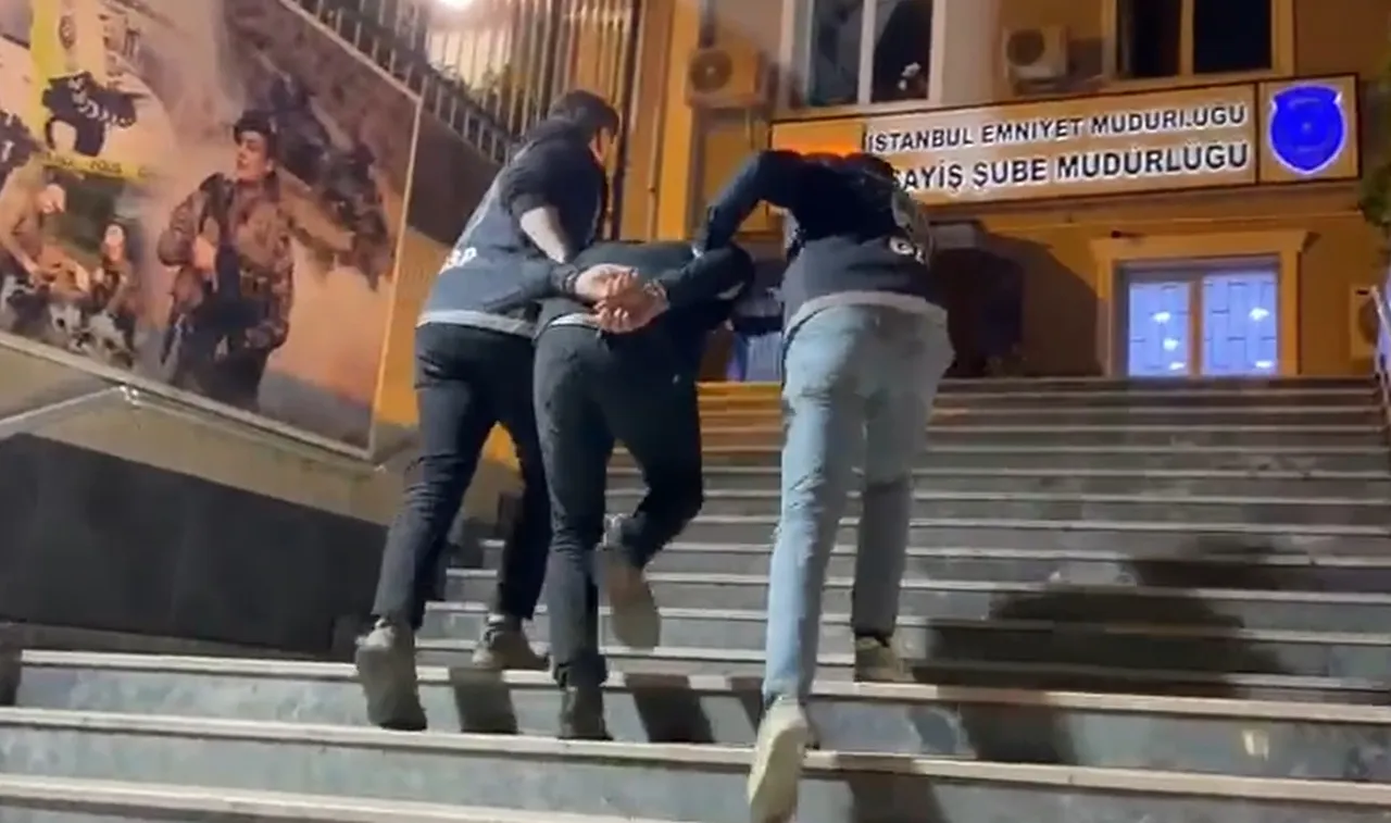 İstanbulun ortasında silahlı gasp!