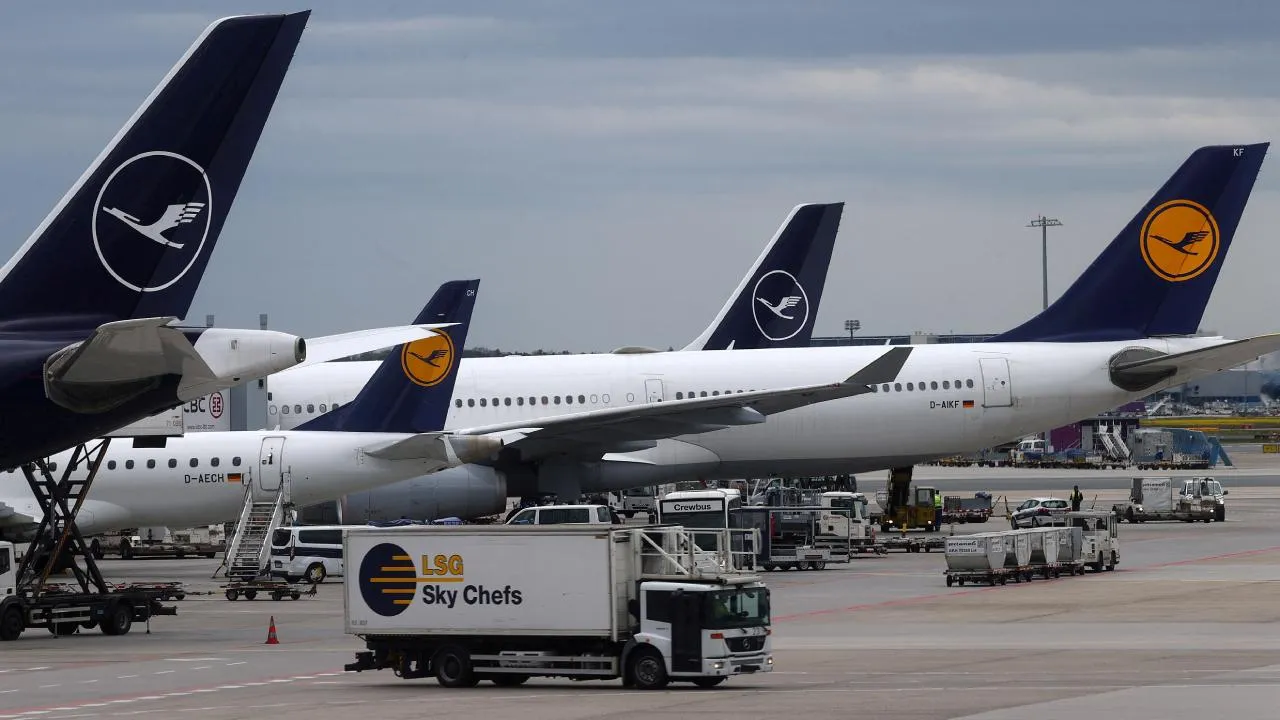 Lufthansa’da kriz büyüyor! Pilotların ardından kabin ekibi de greve gidiyor Görseli