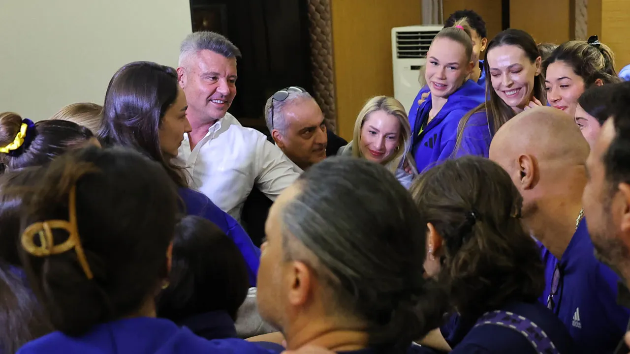 Sadettin Saran'dan moral ziyareti! Şampiyonluk temennisi