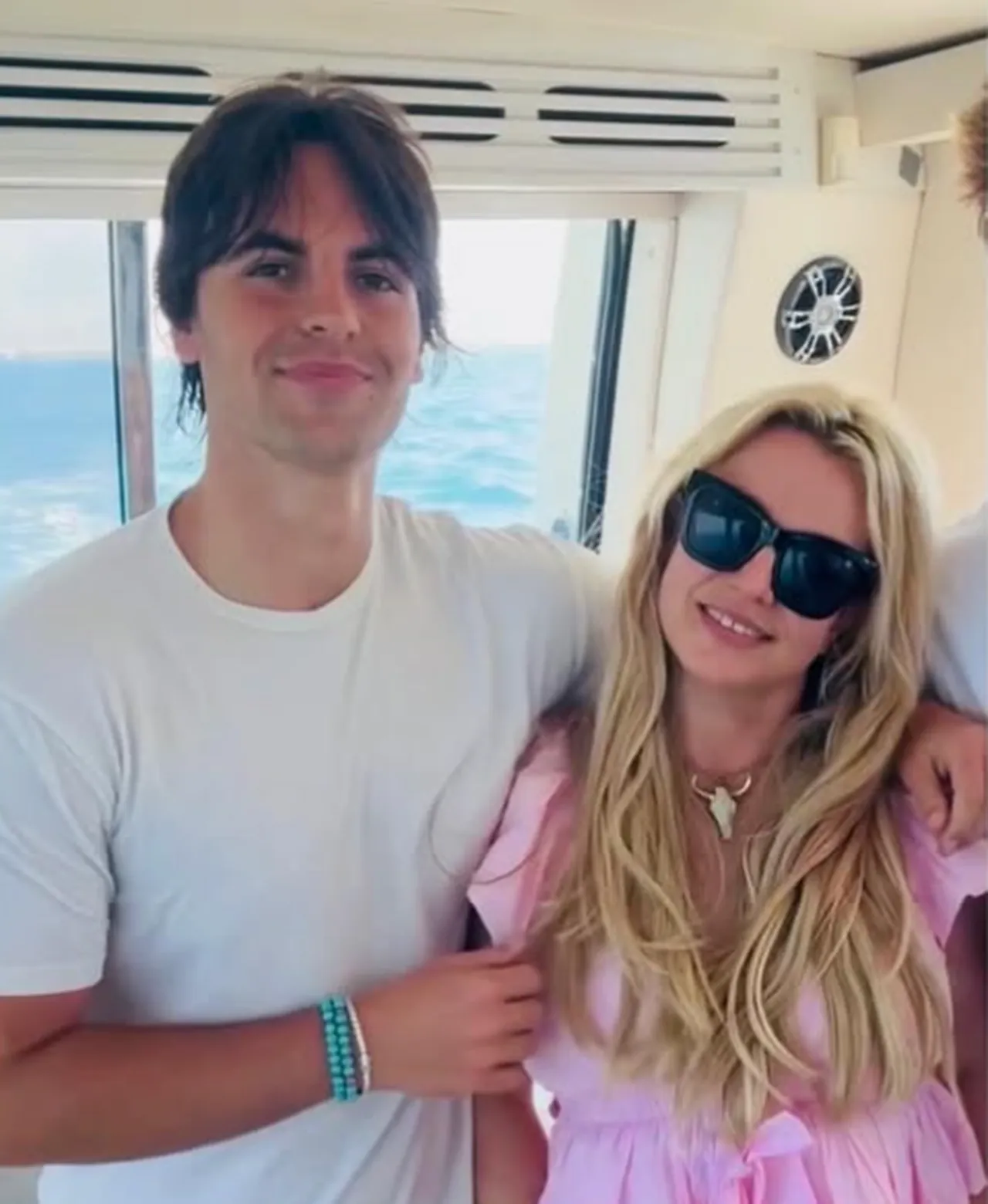 Ünlü şarkıcı Britney Spearstan hayranlarını üzecek haber! Rehabilitasyon merkezine yattı