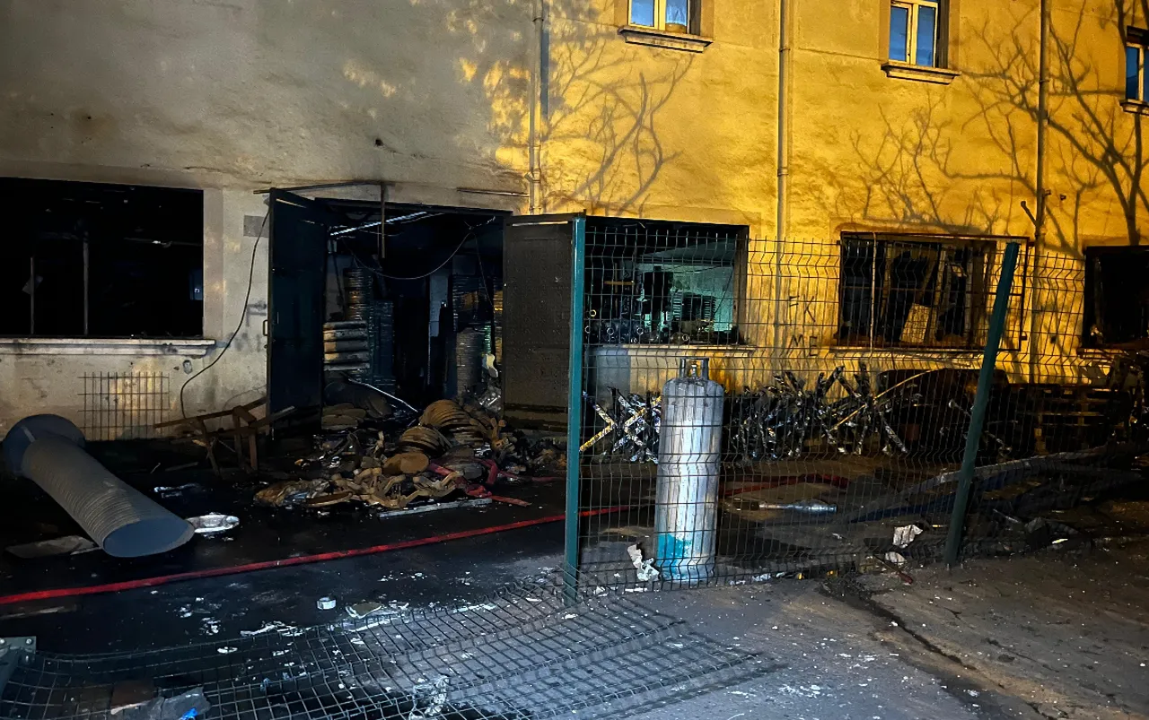 Arnavutköy'de fabrikada patlama! Yaralı 3 işçiden 1'i entübe edildi