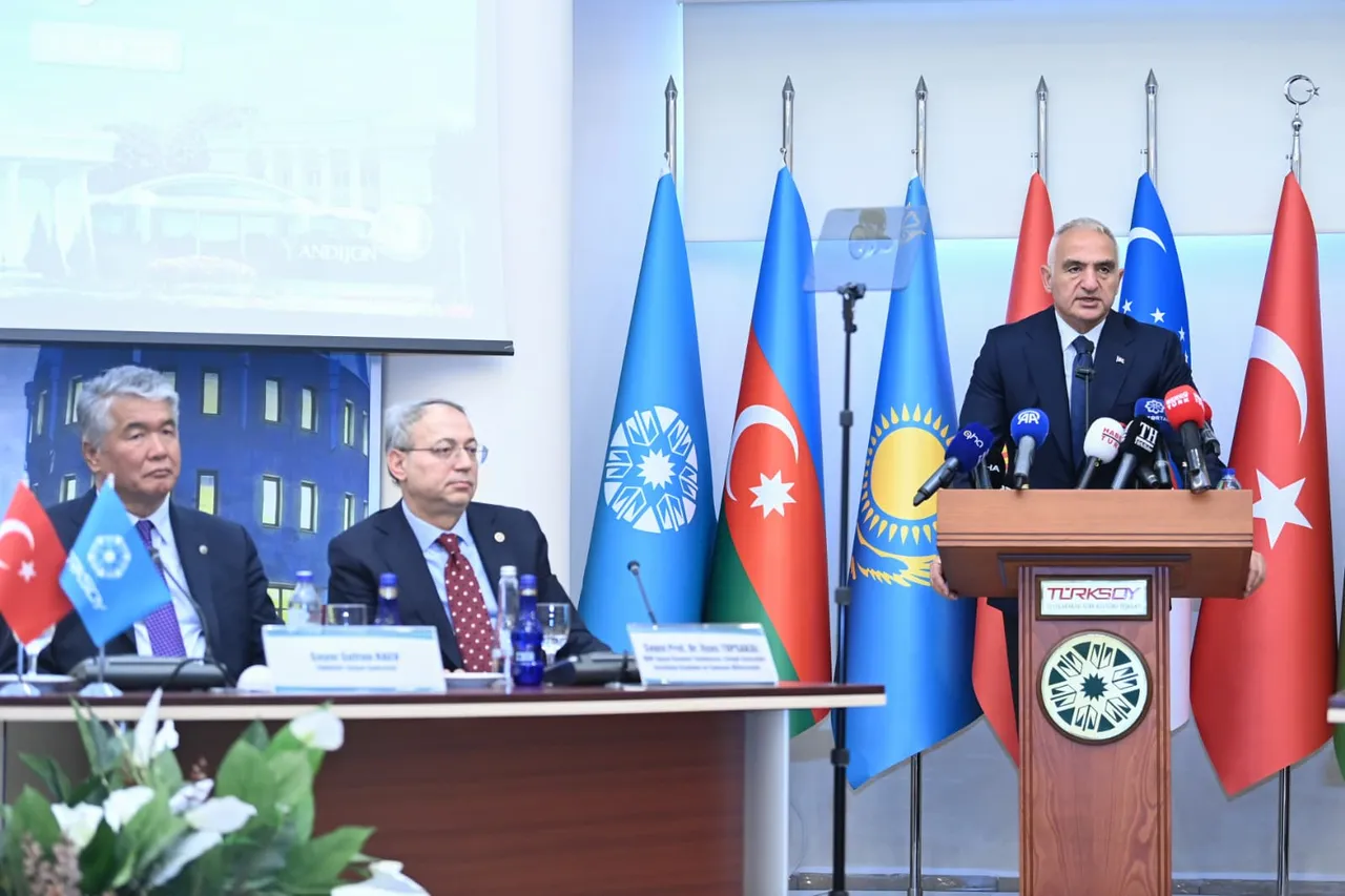 Bakan Ersoy  kültürel yozlaşma  mesajıyla dikkat çekti