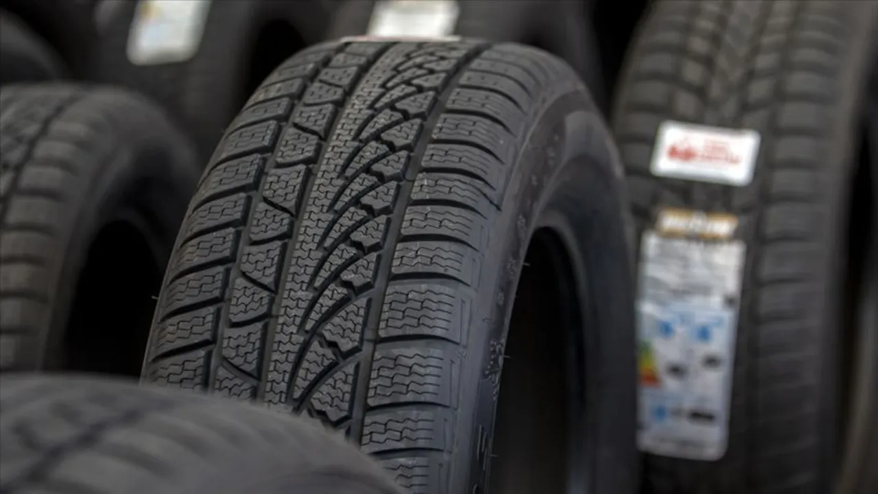 Bakanlık zorunlu tutmuştu! Kış lastiği uygulaması yarın sona eriyor, yazda kullanmanın cezası var mı?