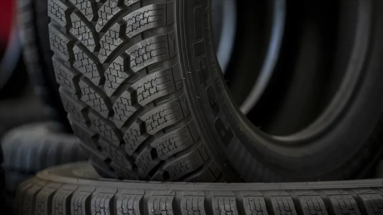 Bakanlık zorunlu tutmuştu! Kış lastiği uygulaması yarın sona eriyor, yazda kullanmanın cezası var mı?