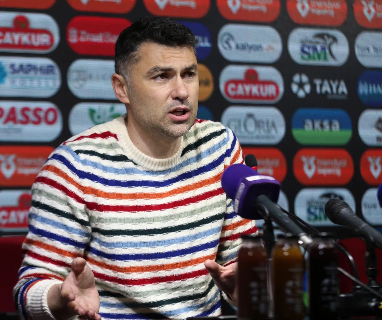 Burak Yılmaz, basın toplantısında hakem hatalarına isyan etti.