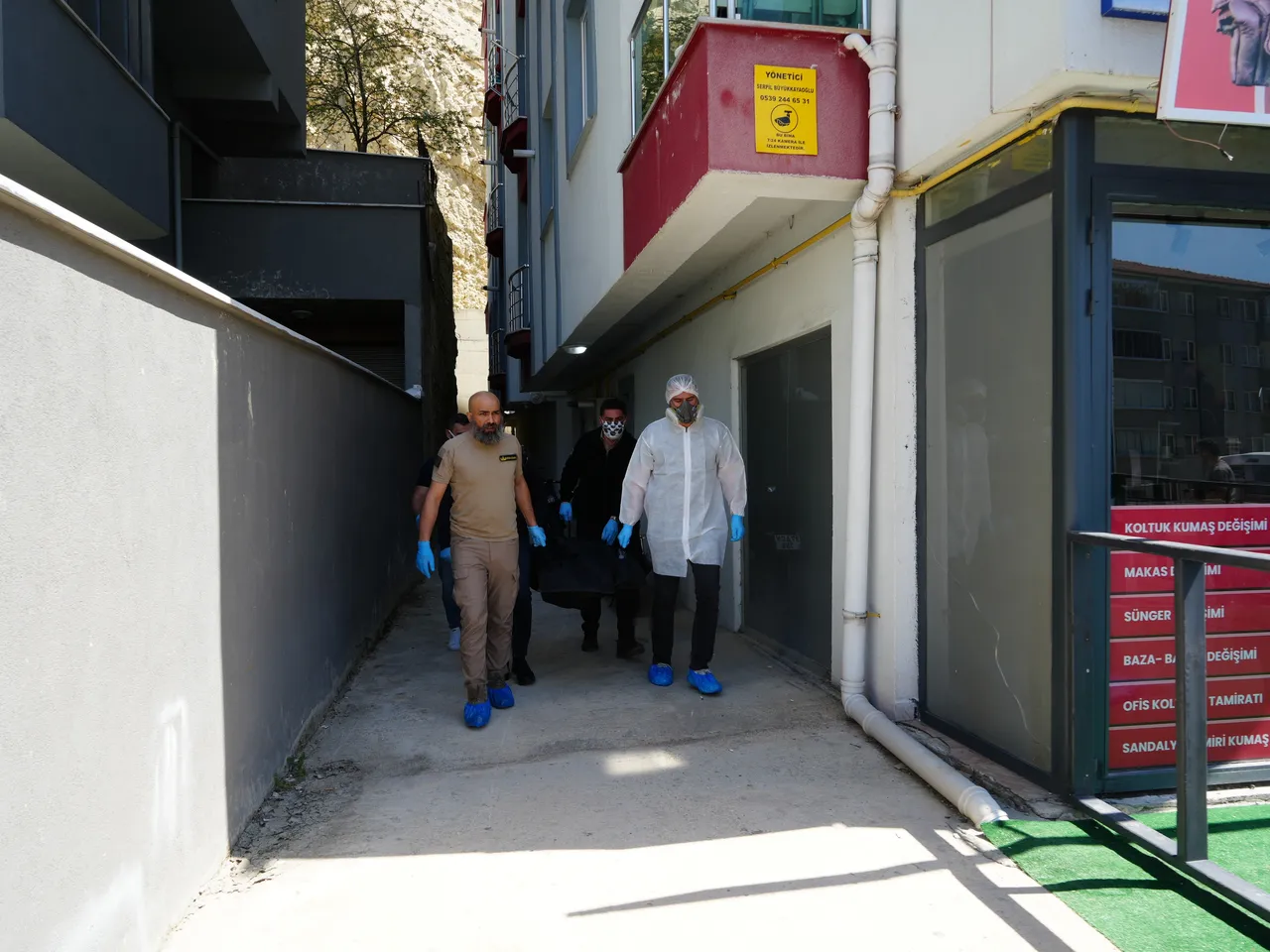 Dehşet evinde ilk duruşma! İfadesi tüyler ürpertti! Eşimin cesediyle 8 gün uyudum