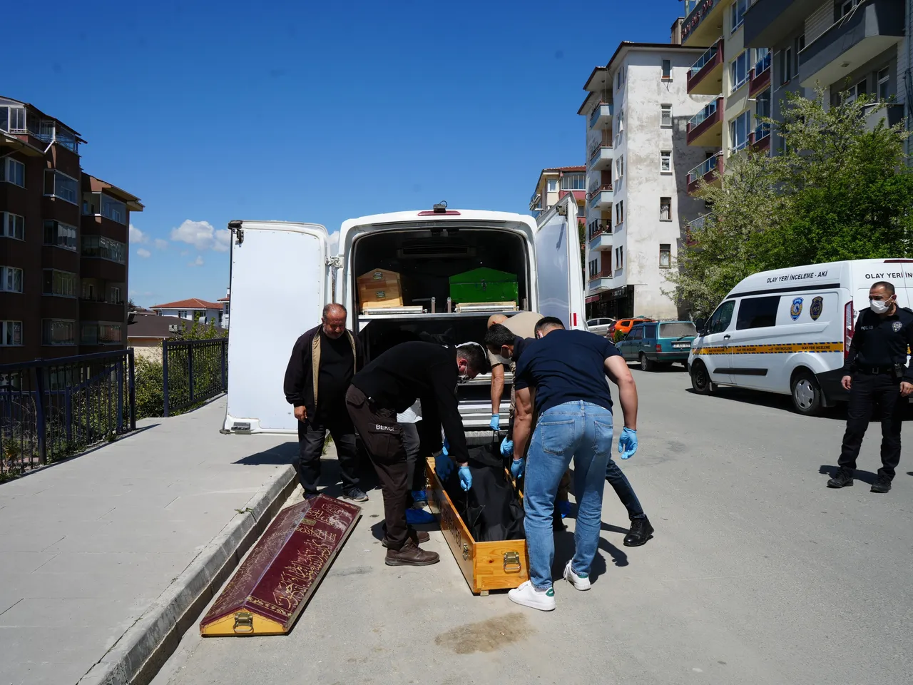 Dehşet evinde ilk duruşma! İfadesi tüyler ürpertti! Eşimin cesediyle 8 gün uyudum