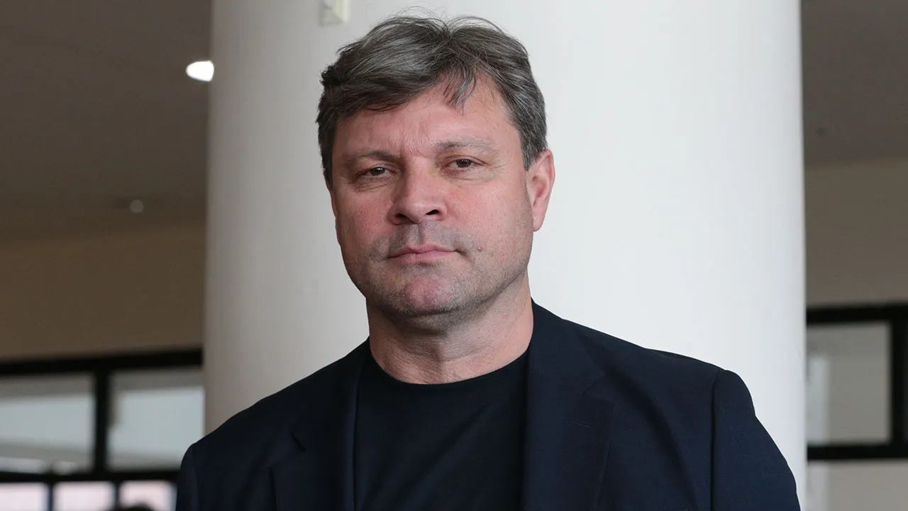 Ertuğrul Sağlam: Artık 2 takımlı şampiyonluk yarışı izlemeyelim