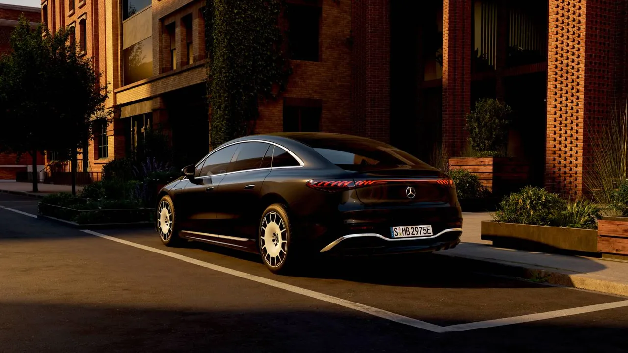 Tek şarjla İstanbuldan Sivasa! Mercedes-Benz EQS yenilendi