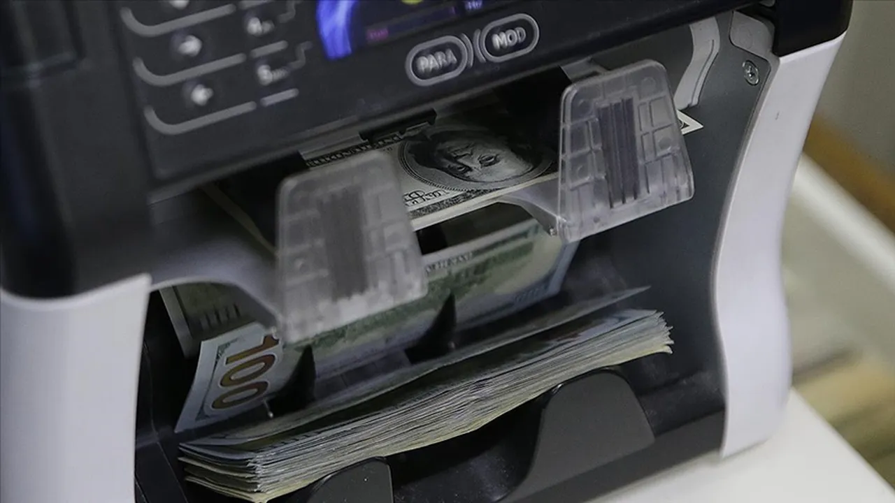 Altın 1 ayın zirvesini gördü! Dolar savaş öncesi seviyeye düştü