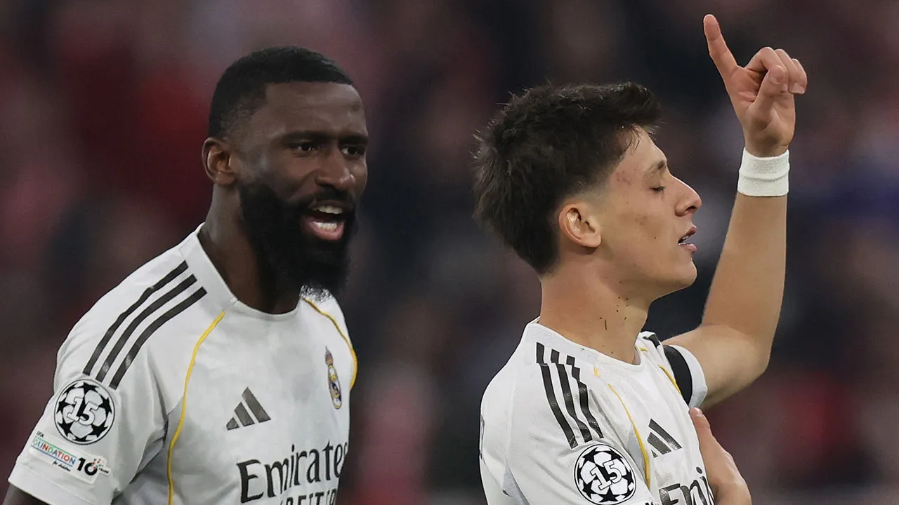 NEUER'İ 2 KEZ AVLADI