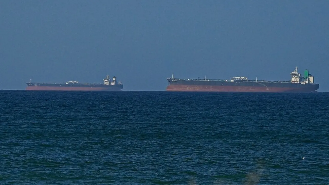 Bakan Uraloğlu duyurdu: Hürmüz'deki 8 gemi için düğmeye basıldı