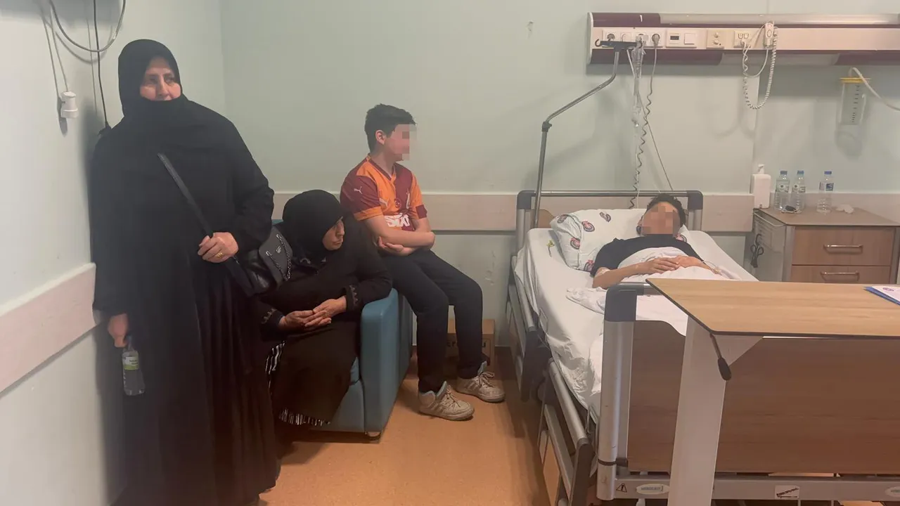 Bakanlar yaralı öğrencileri ziyaret etti! Kahramanmaraş'taki okul saldırısı sonrası tedavileri sürüyor