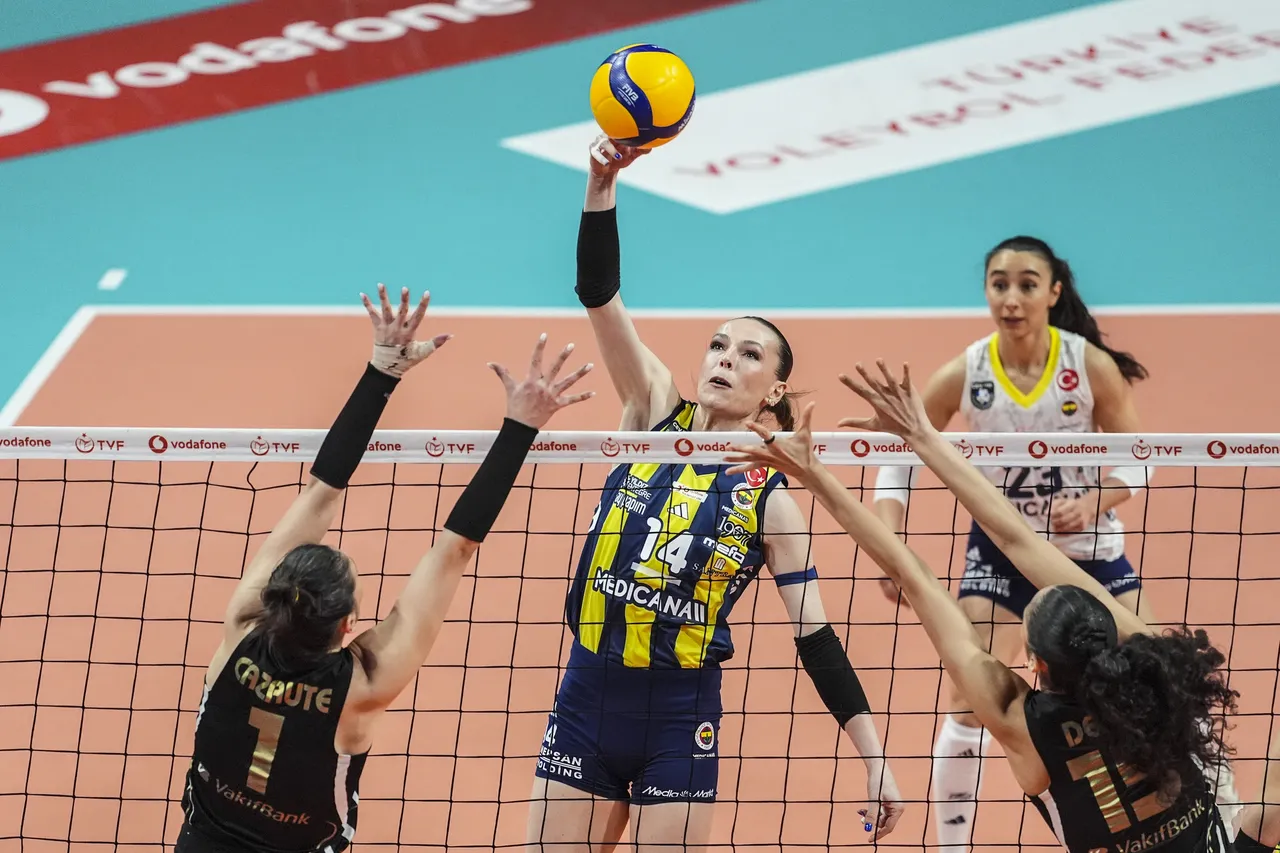 Fenerbahçe-Vakıfbank maçı ne zaman, saat kaçta? Final serisinde dördüncü maç