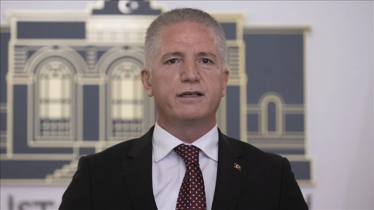 İstanbul Valisi Gül'den provokatif paylaşımlara ilişkin açıklama: Anlık olarak tespit edilmekte 