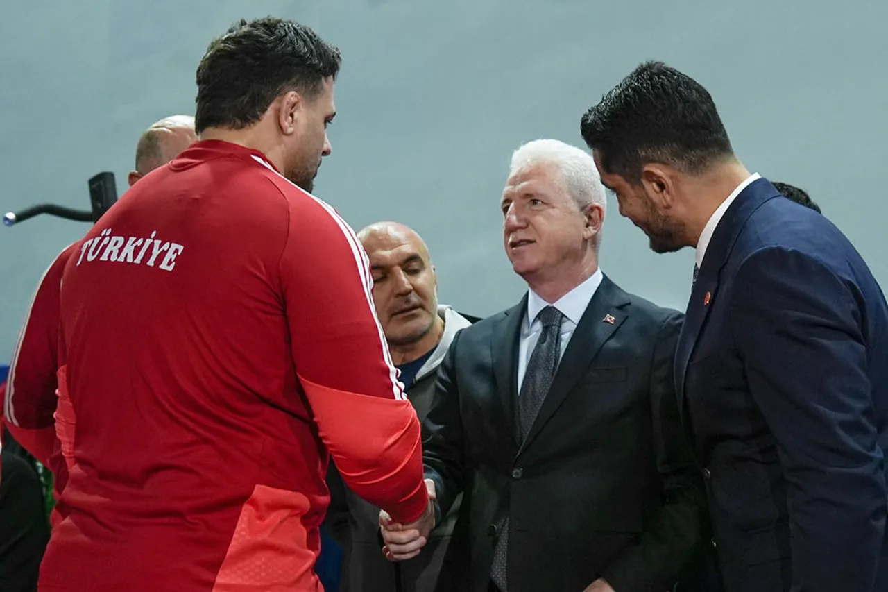 Rıza Kayaalp, İstanbul Valisi Gül, TGF Başkanı Taha Akgül