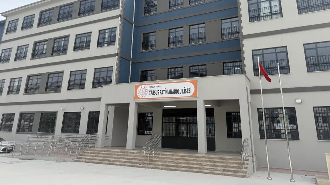 Öğrenci okula silahla girdi! Mersin'de katliamın kıyısından dönüldü