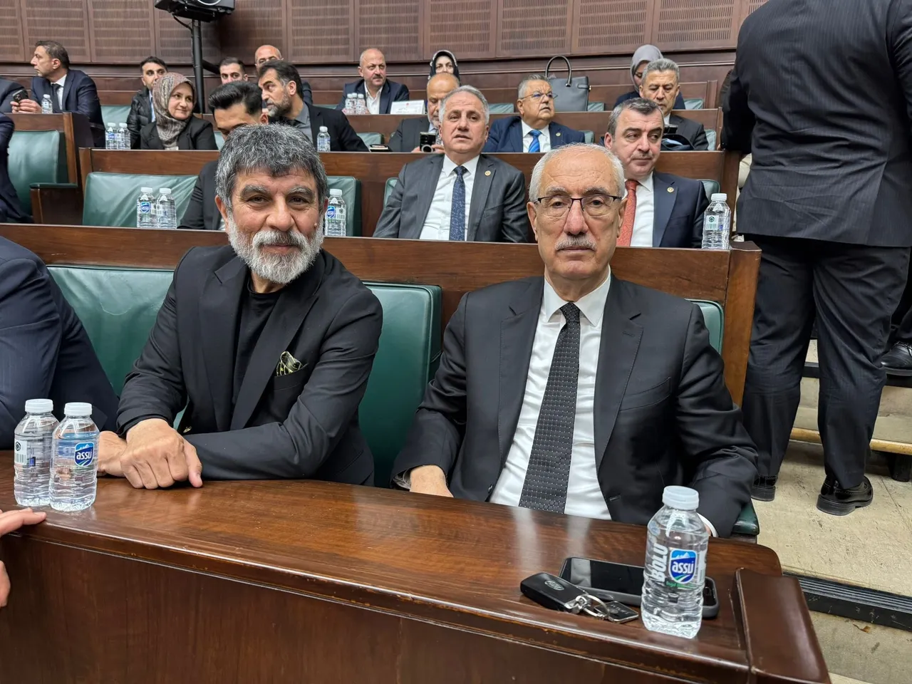 Oyuncu Sefa Zengin TBMM’de! Kritik isimlerle dikkat çeken buluşma