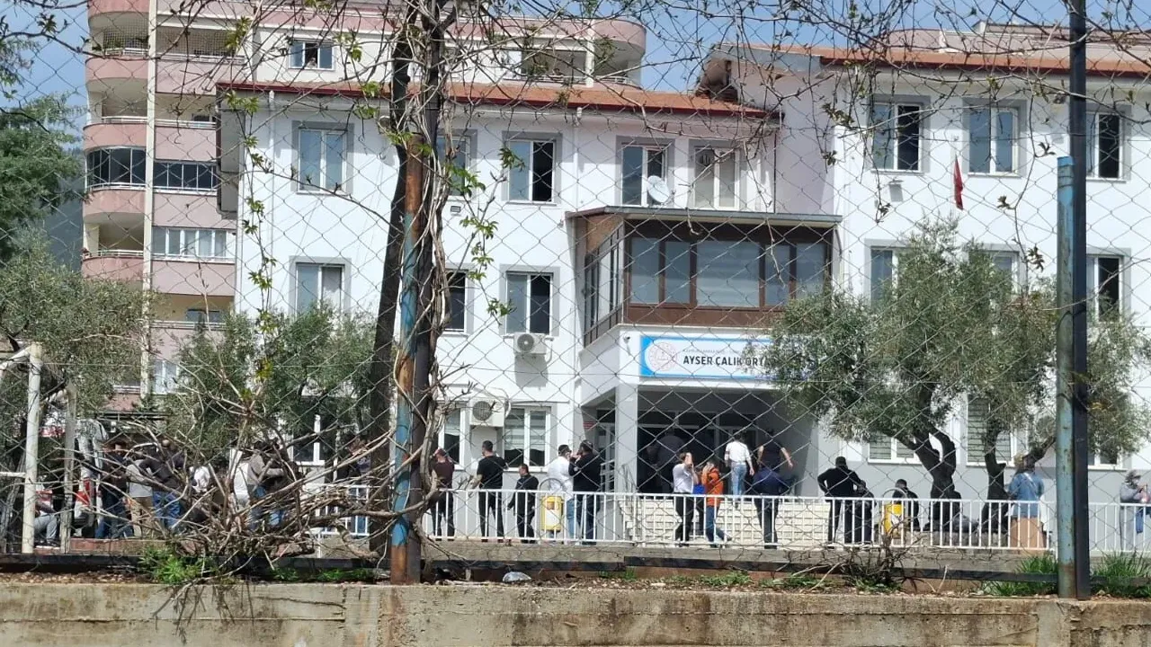 Silahlı saldırı gerçekleşen Ayser Çalık Ortaokulu'nda başarı üstüne başarı! Bilinmeyen dereceleri ortaya çıktı