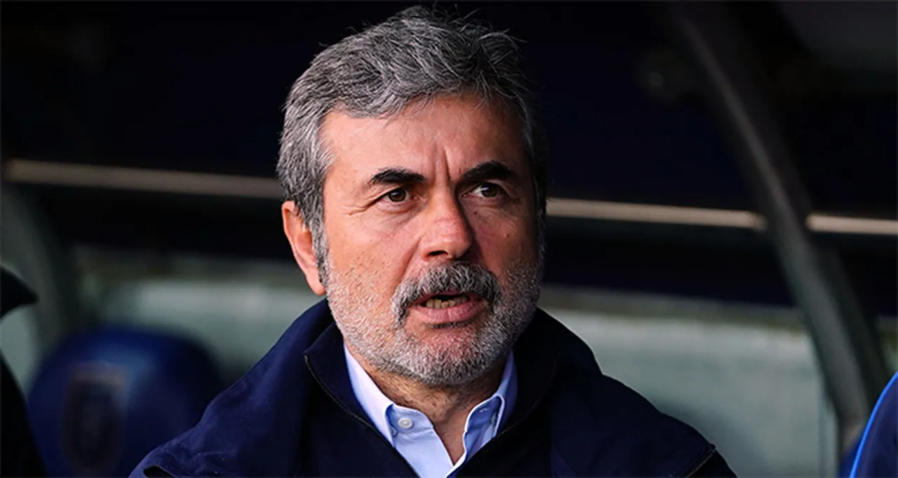 Aykut Kocaman, Fenerbahçe'de futbolcu, sportif direktör ve teknik direktör olarak görev yaptı.