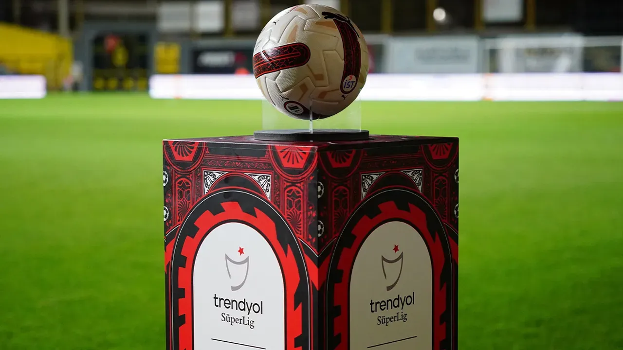 Galatasaray'ın 68, Fenerbahçe'nin 66, Trabzonspor'un 64 puanı bulunuyor.