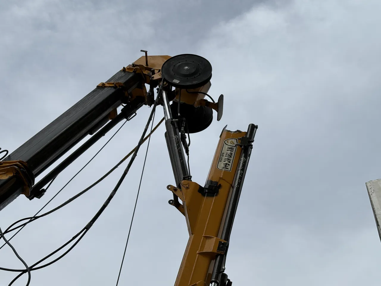 Vinç, işçilerin üzerine düştü! Yaralılar var