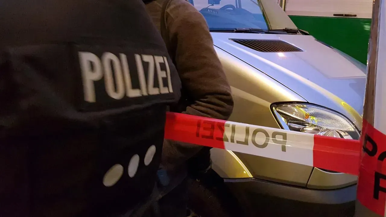 25 REHİNE, PATLATILAN KASALAR