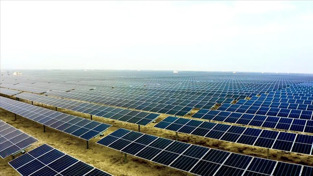 ABD'ye dev ihracat! 750 milyon dolarlık güneş paneli için imzalar atıldı 