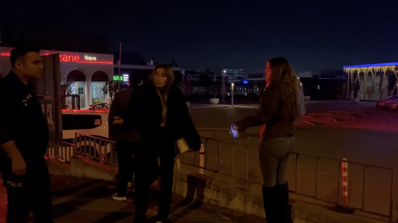 Alkollü kadınlar ortalığı karıştırdı, sürücüye dehşeti yaşattılar