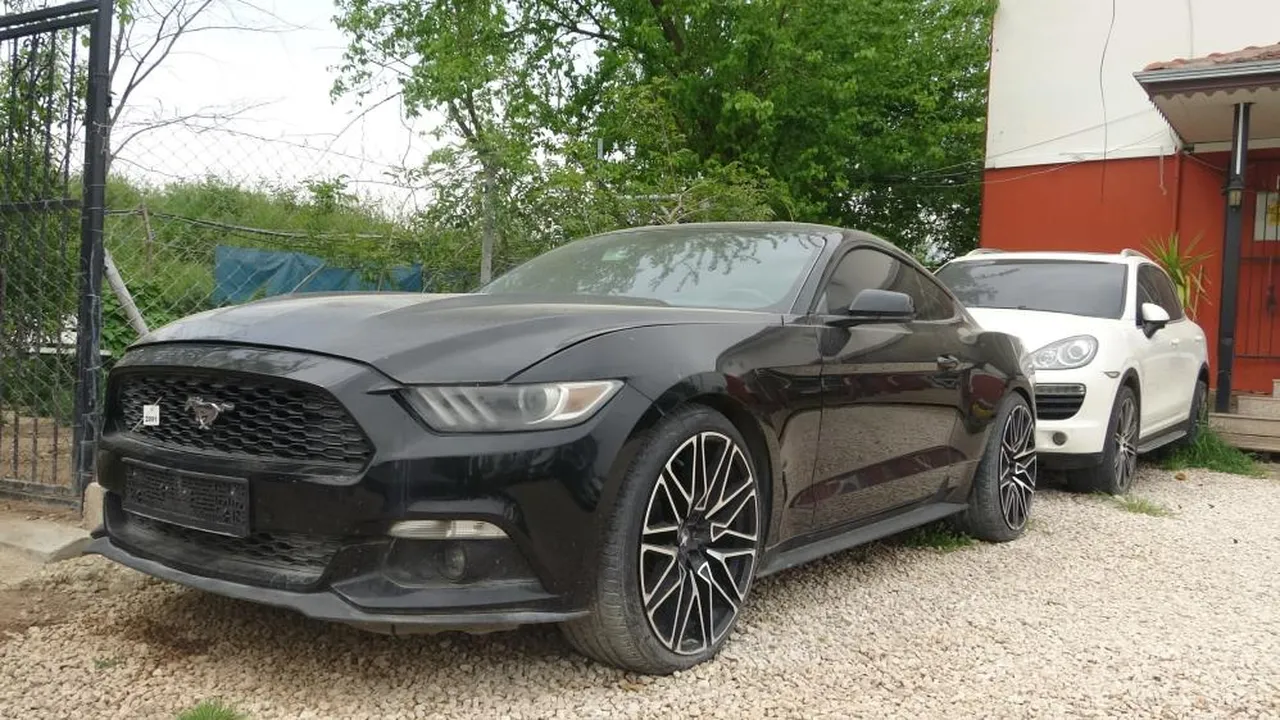 Antalya'da yediemin otoparkları, araç mezarlığına dönüştü! Milyonluk servet çürüyor