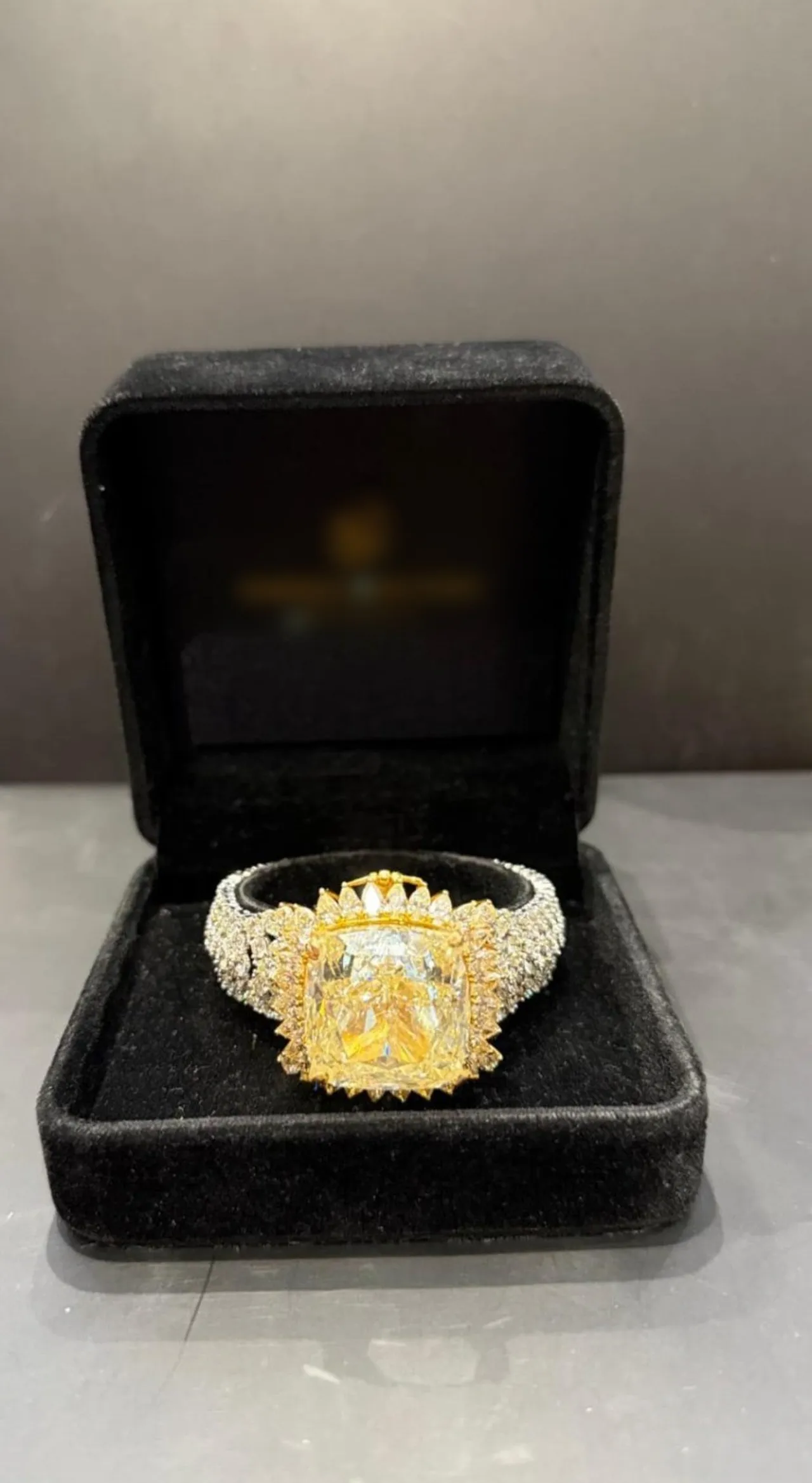 Değeri 3 milyon dolar! Kapalıçarşı’da ‘kaçak pırlanta’ ya suçüstü, 6 şüpheli gözaltında