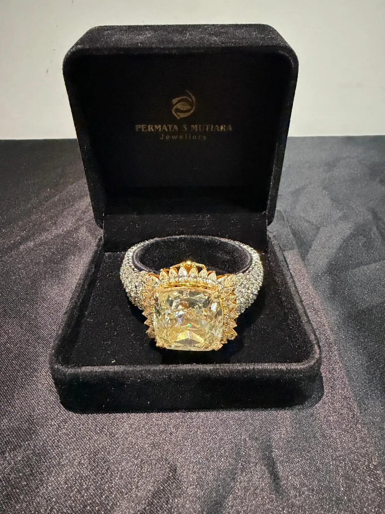 Değeri 3 milyon dolar! Kapalıçarşı’da ‘kaçak pırlanta’ ya suçüstü, 6 şüpheli gözaltında